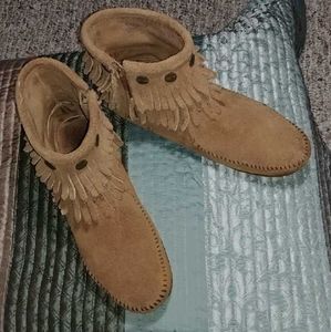 Minatonka moccasin booties